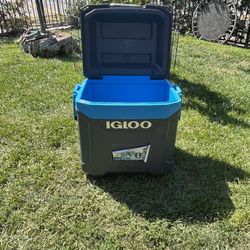 IGLOO,ICE CHEST,COOLER 
