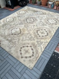Free 8x10 wool rug