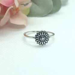 Flower Ring | Size 8