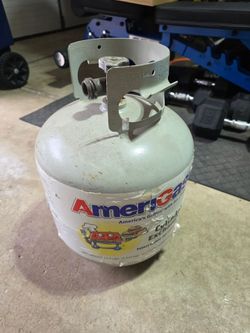 Propane gas tank