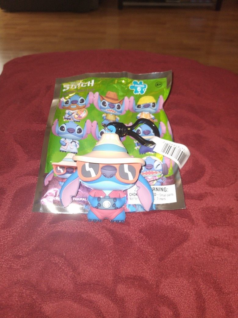 Disney Tourist Stitch Collectible Figural New Keychain
