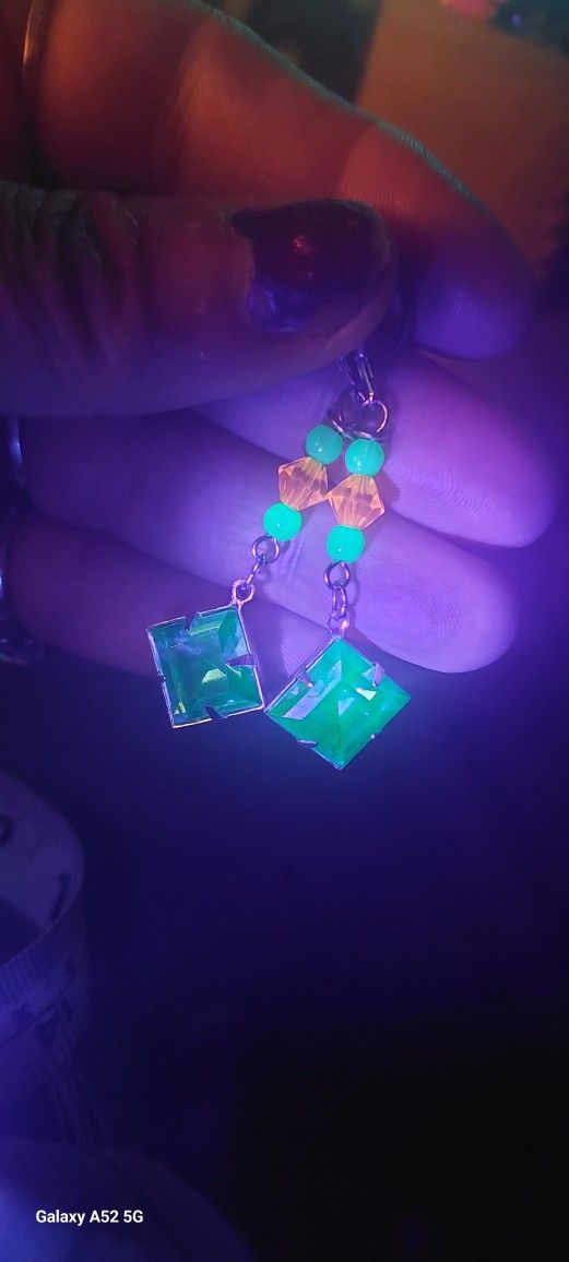 Teal Uranium Glass With Cadmium Accent