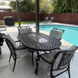 Patio Table And 4 Chairs