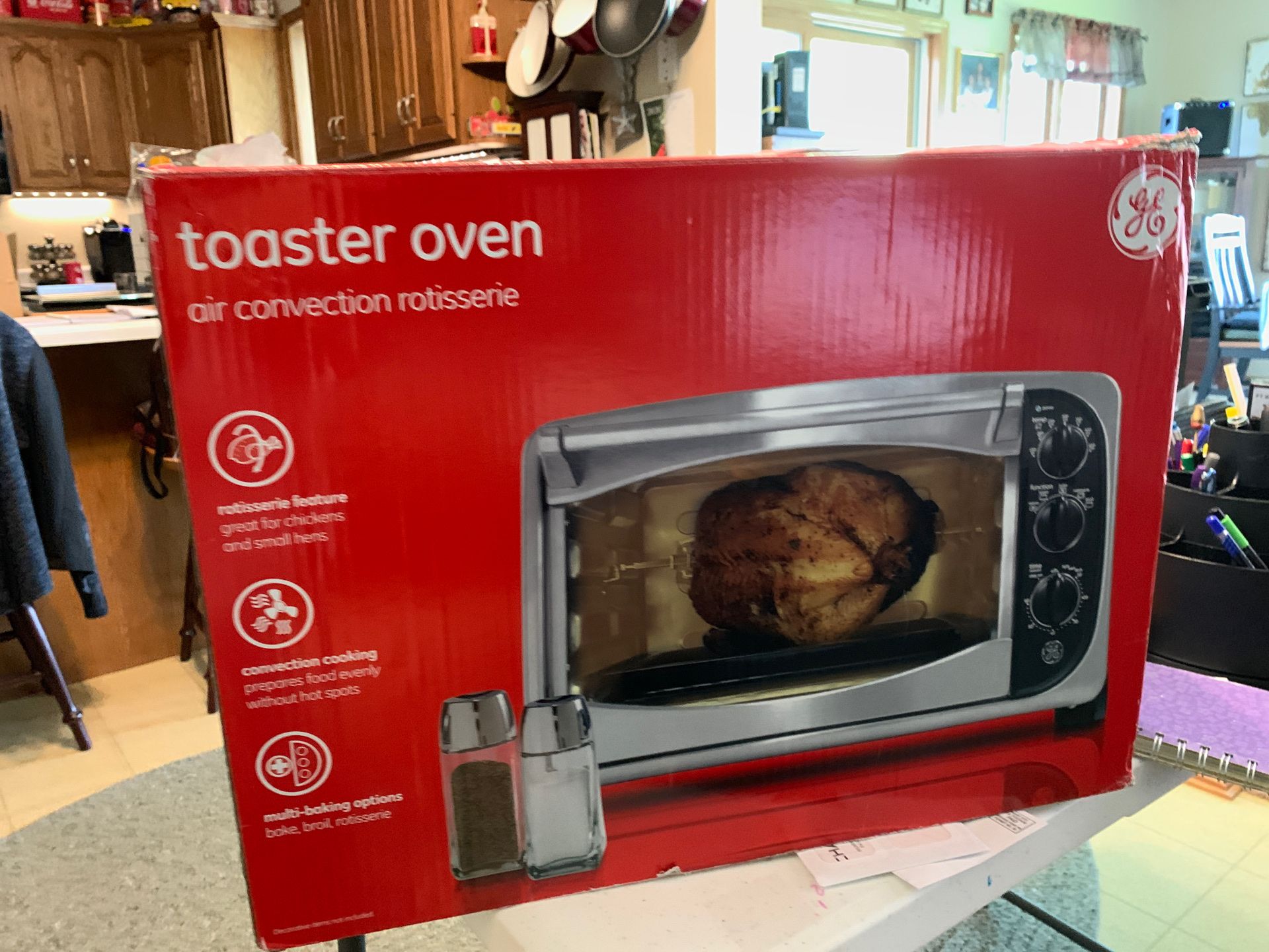 NIB: GE: Toaster Oven /Air Convection Rotisserie