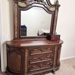 King Bedroom Set Including Box Spring And Mattress 