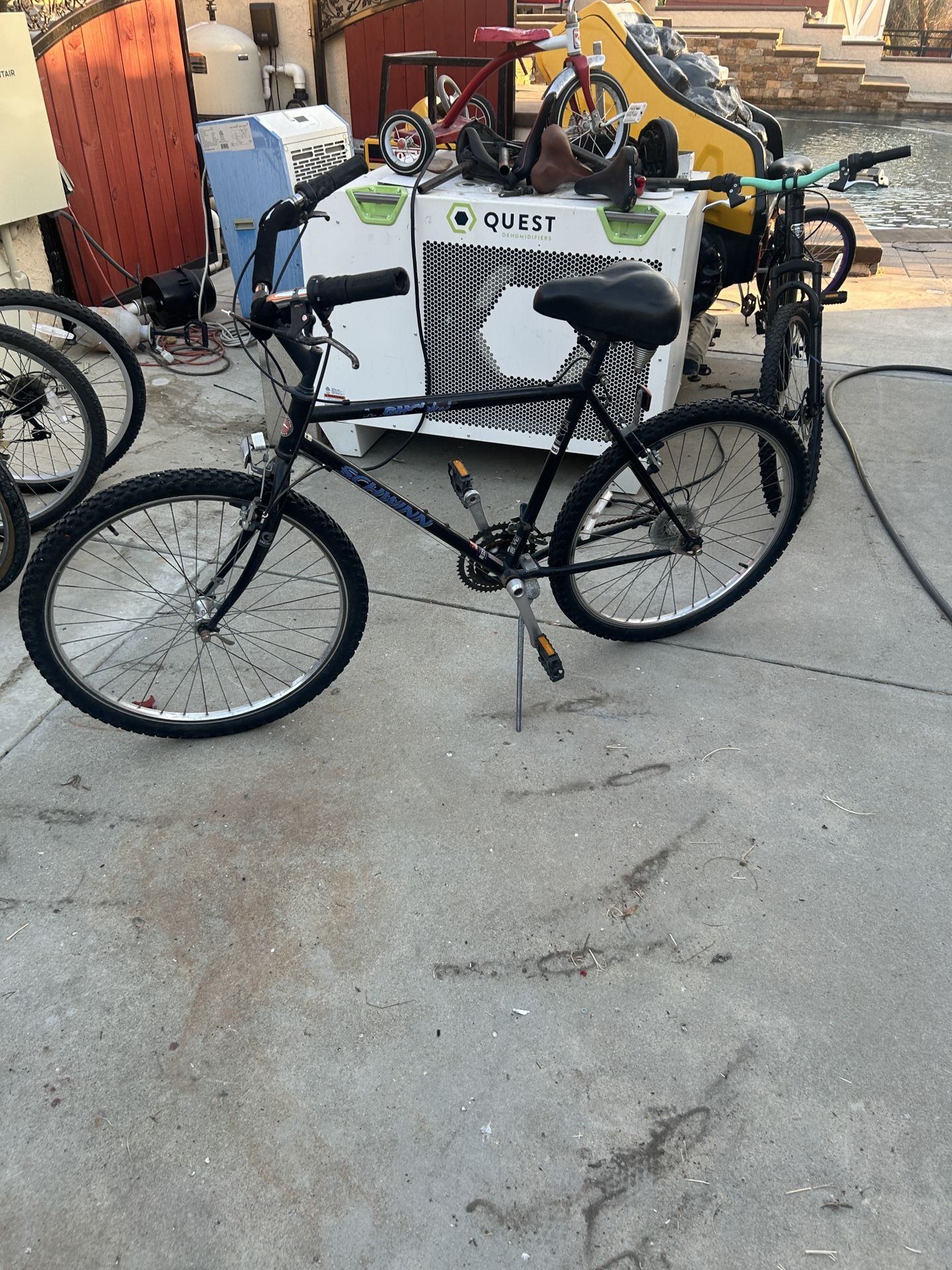 Schwinn Men’s Beach Cruiser. 7 Speed, 26 Inch.