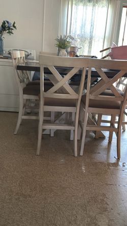 Dining table with 8 chairs