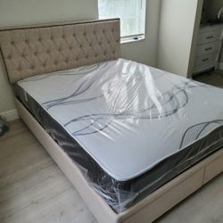 NEW QUEEN-SIZE MATTRESS AND BOX SPRING 🆕️