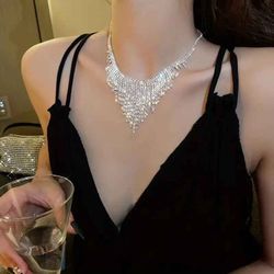 Rhinestone necklace 