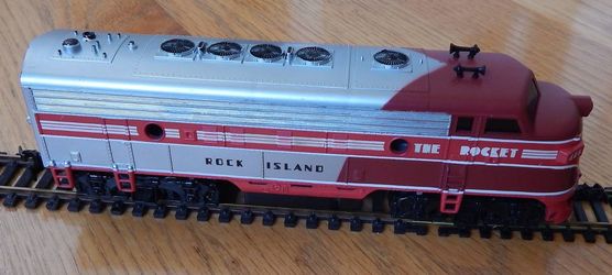 HO Rock Island F7A electric train locomotive