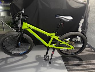 Raleigh kids bike (Raleigh Rowdy 20)