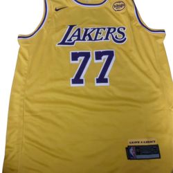 New Stitched Los Angeles Lakers Luka Doncic Jersey size Medium-XL