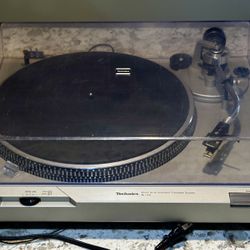 Technics Turntable