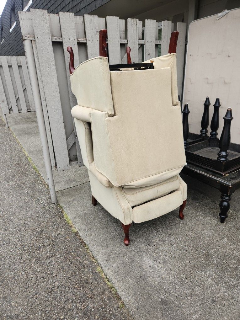 Recliners X2