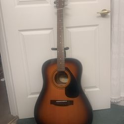 Yamaha 6 string acoustic Guitar