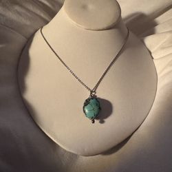 Vintage Oval Whispering Spiderweb Turquoise and  Silver Pendant Necklace, 22"