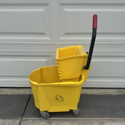Rubbermaid Mop Bucket 