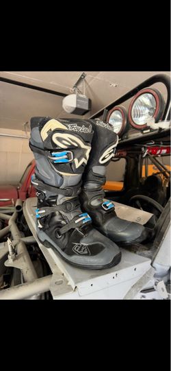 TLD Tech 7 boots