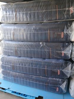 Stearns & Foster Lux Estate 16" Pillow Top Mattress Queen 