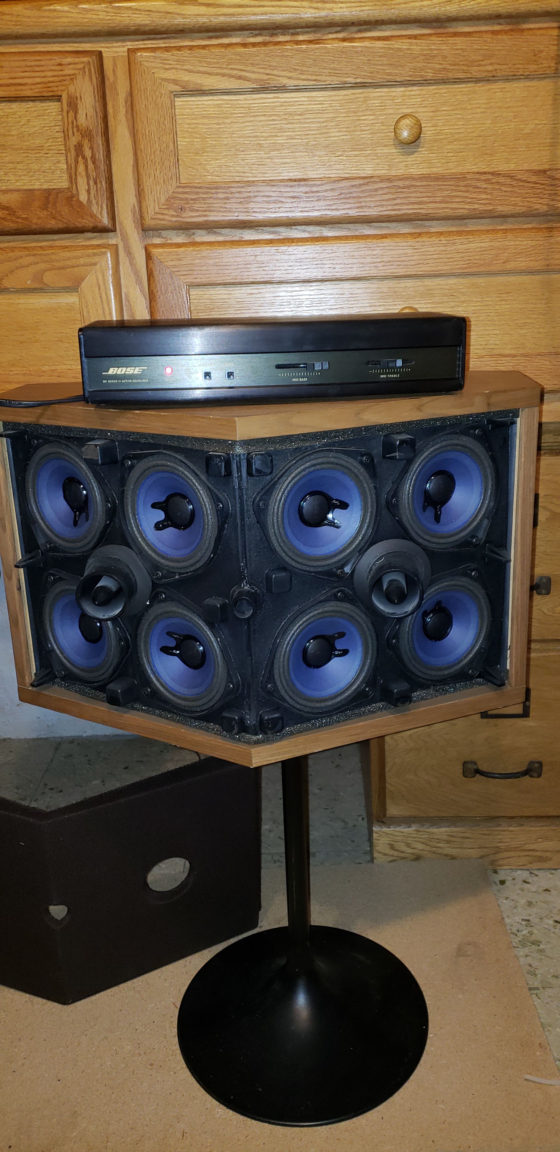 Monetære reservation medier Bose 901 VI direct reflecting speakers w / equalizer for Sale in Burbank,  IL - OfferUp