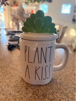 Rae dunn “plant a kiss “