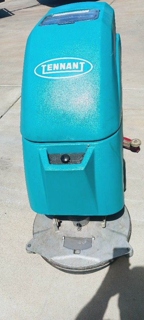 TENNANT 5280 Floor Scrubber