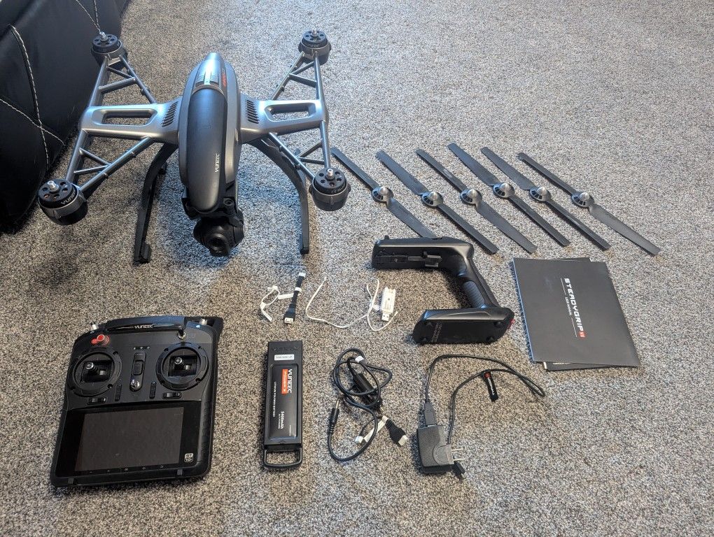 Yuneec Typhoon Q500 4K Drone