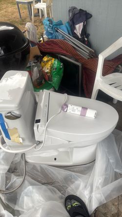 Toilet electric whit wash on