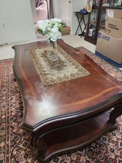 Traditional wooden coffee table with 2 drawers &storage shelf