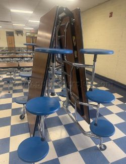 28 cafetería folding tables everything for $500