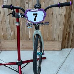 BMX BIKE