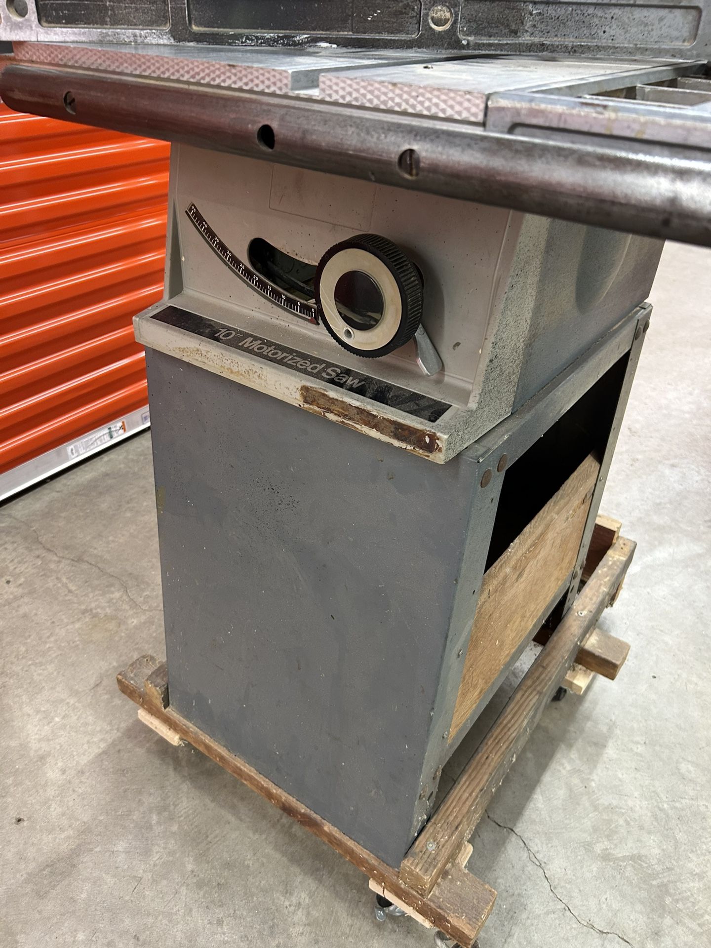 Saw Table Delta 10”