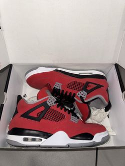 Jordan 4 toro Sz 10