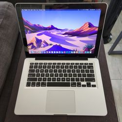 Apple MacBook Laptop - Like New
