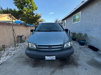 2000 Toyota Sienna