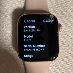 Apple Watch Series 4 - 40mm Pink