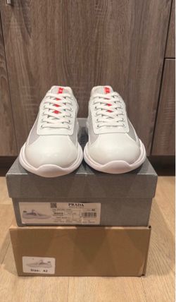 PRADA WHITE BRAND NEE