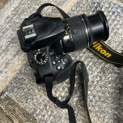 Nikon D3400 24 MP  459 Shutter Count  18-55mm Lens $300