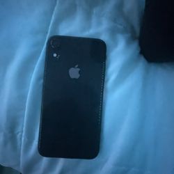 iphone xr good condition unlocked to any carrier has one crack in the back but its a small line 