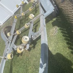 Get ready to Haul boat out   Selling Boat Trailer.  Will hold 17- 20ft  boats.  GVW 3000  lights. Work  Comes with a bill of sale and current registra