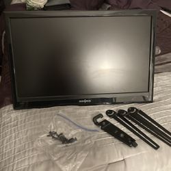 Insignia Flat Screen TV & Attached Wall Mount 