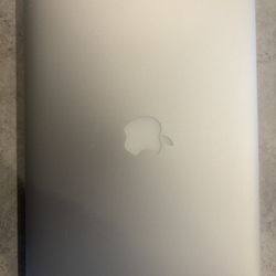 2015 Mac Book Air 11.6”, 4 Gb RAM, 128 GB