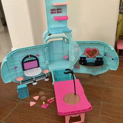 L.O.L. Surprise! OMG Glam N’ Go Camper Playset 