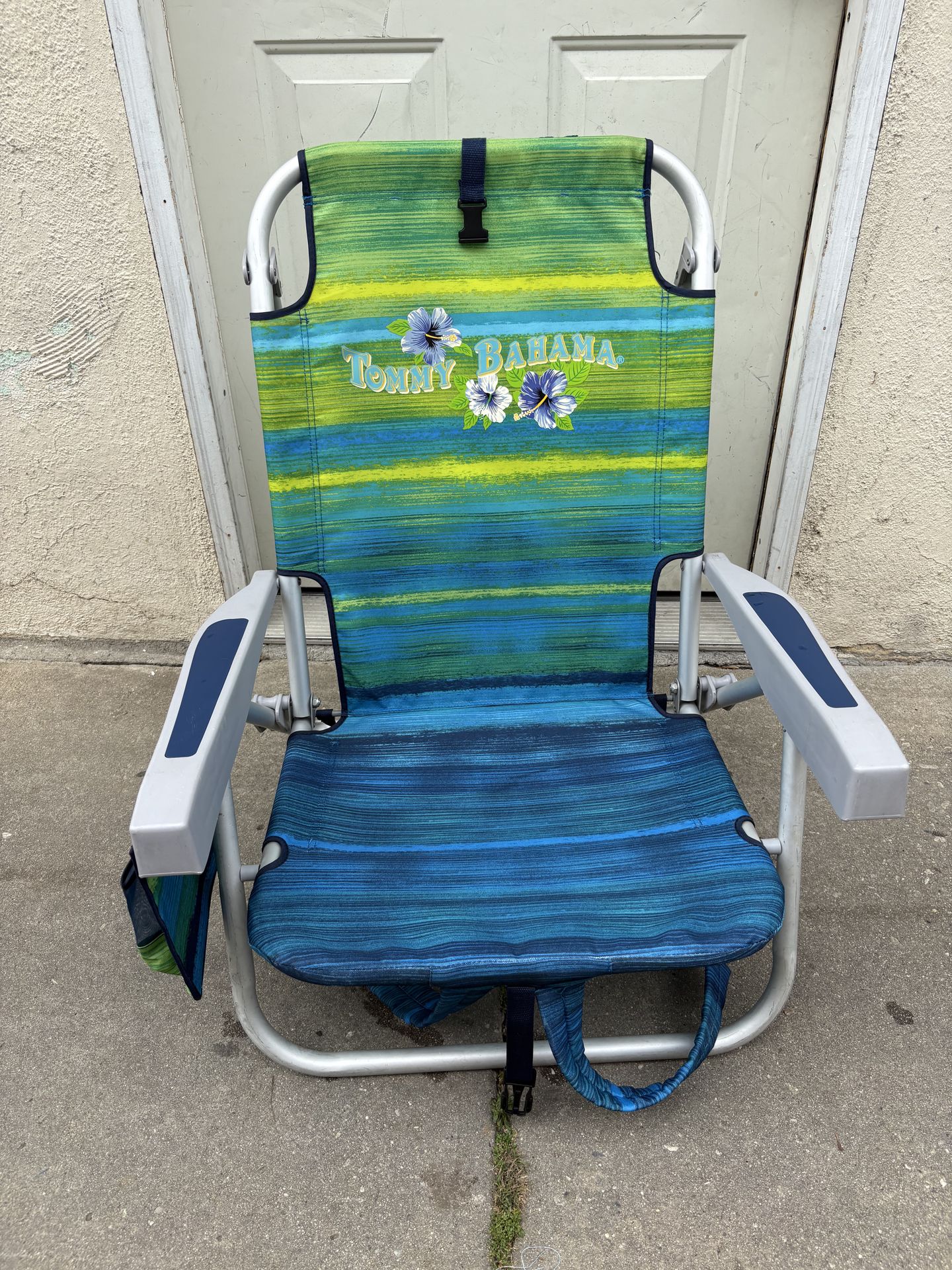 Beach backpack chair
