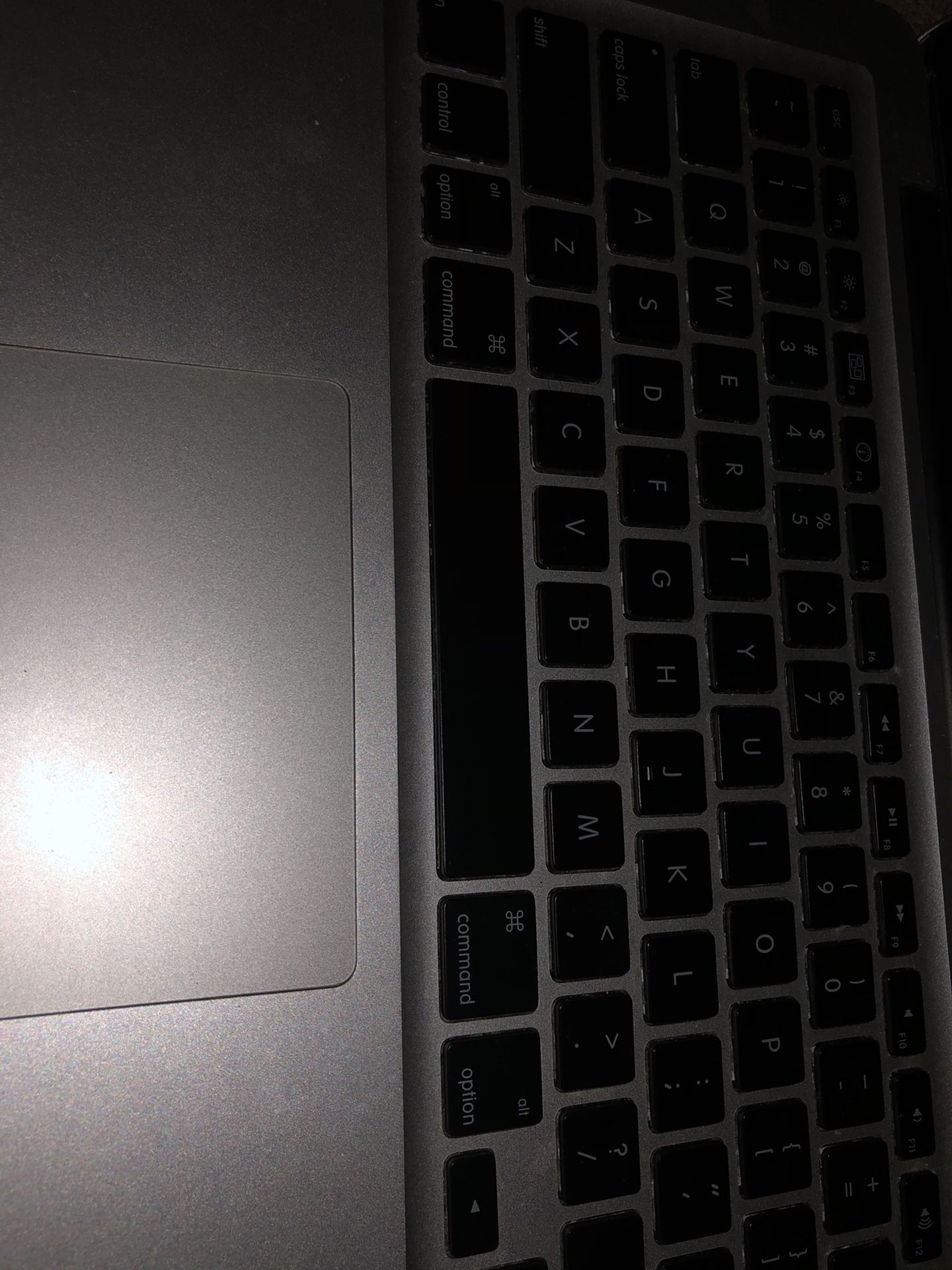 MacBook (new listing) 2008