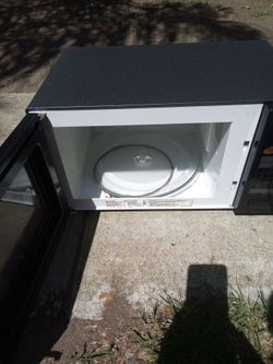 !! Microwave Kenmore 775 Watt Works Great Firm Price
