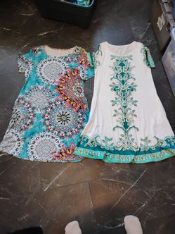 Lot of two dresses with pockets