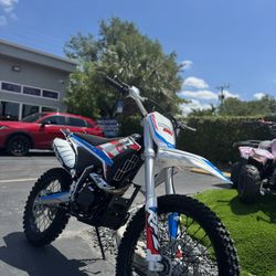 Dirt Bikes 250 cc