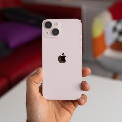 🔥FLASH DEAL! 🔥 IPHONE 13 Baby Pink 128GB UNLOCKED L