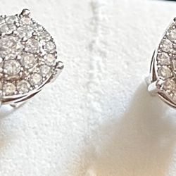 14k White Gold Diamond Stud Earrings 